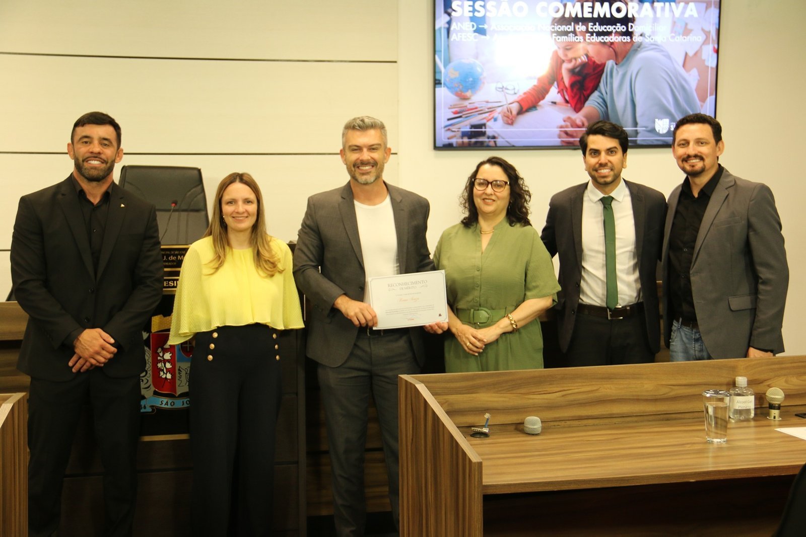 Bruno Souza é homenageado por sua atuação em defesa da Educação Domiciliar