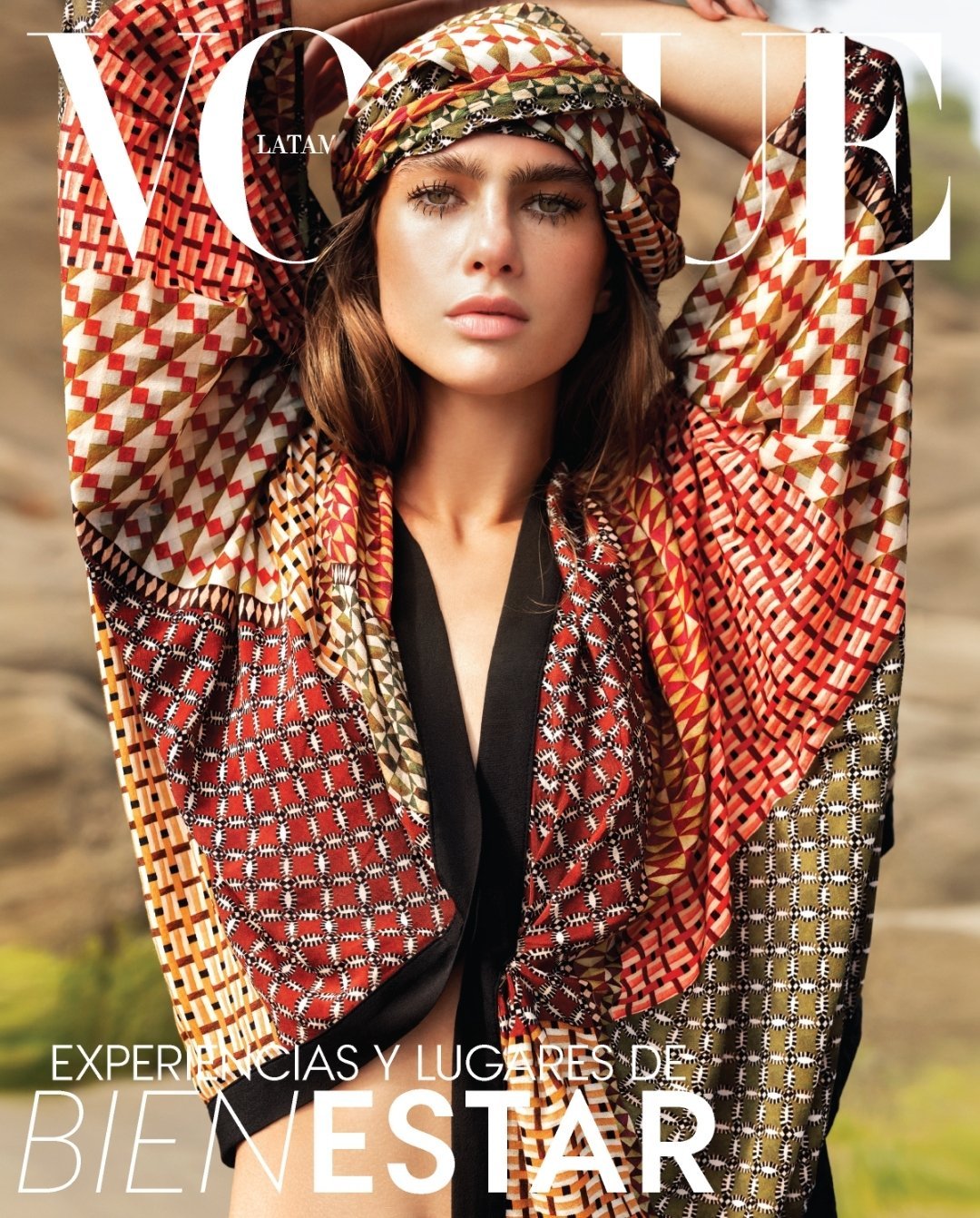 Modelo catarinense volta à Vogue em editorial da edição latino-americana